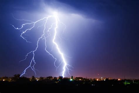 How to predict lightning .